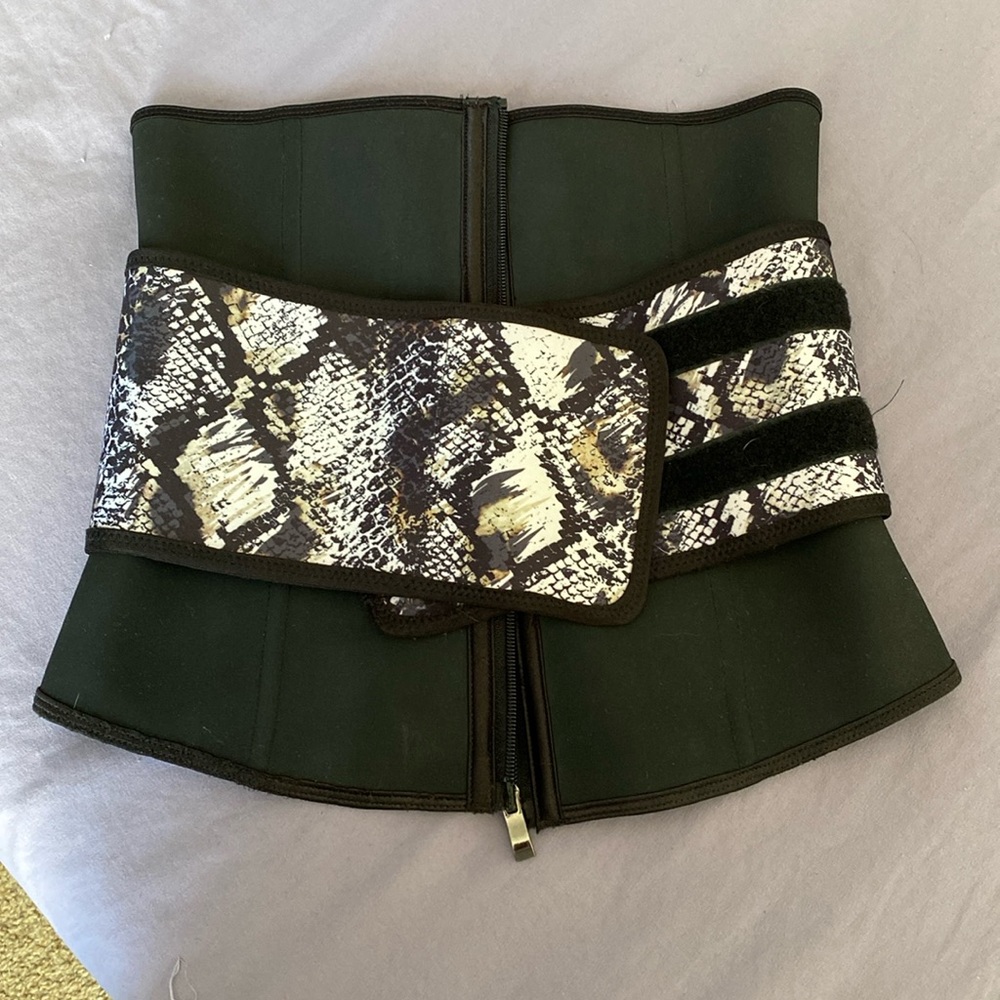 Waist trainer